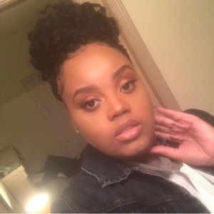 Meet your Posher, Kaylyn